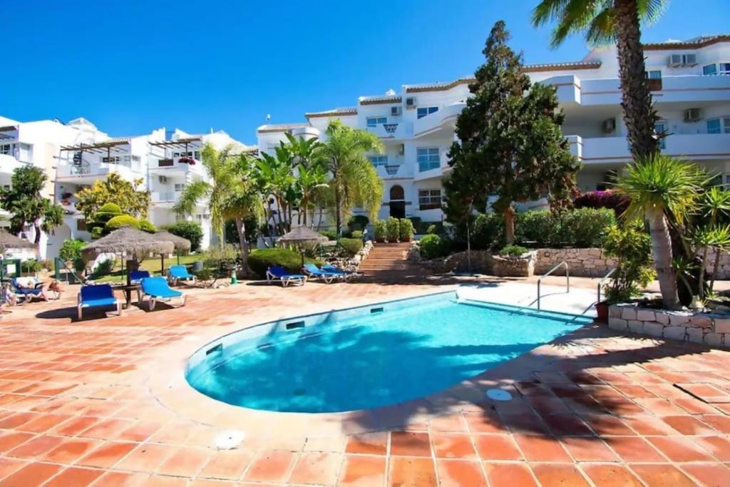 Flat In Matchroom Golf Pool Beach Apartment