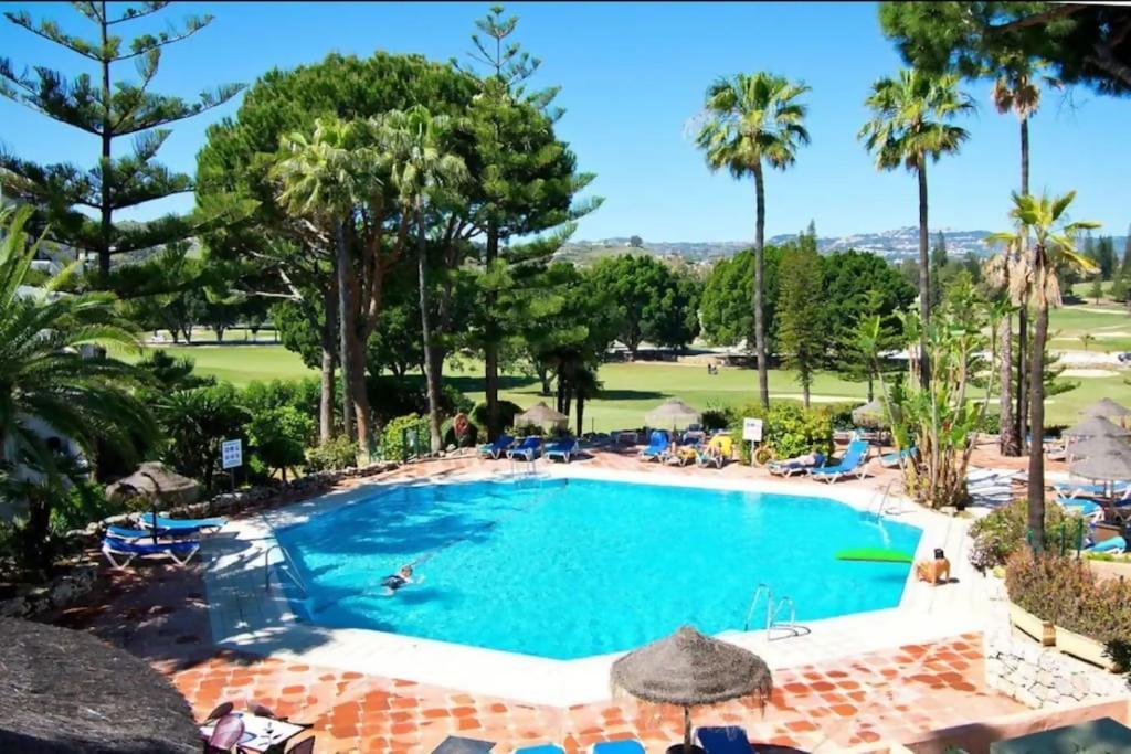 Flat In Matchroom Golf Pool Beach