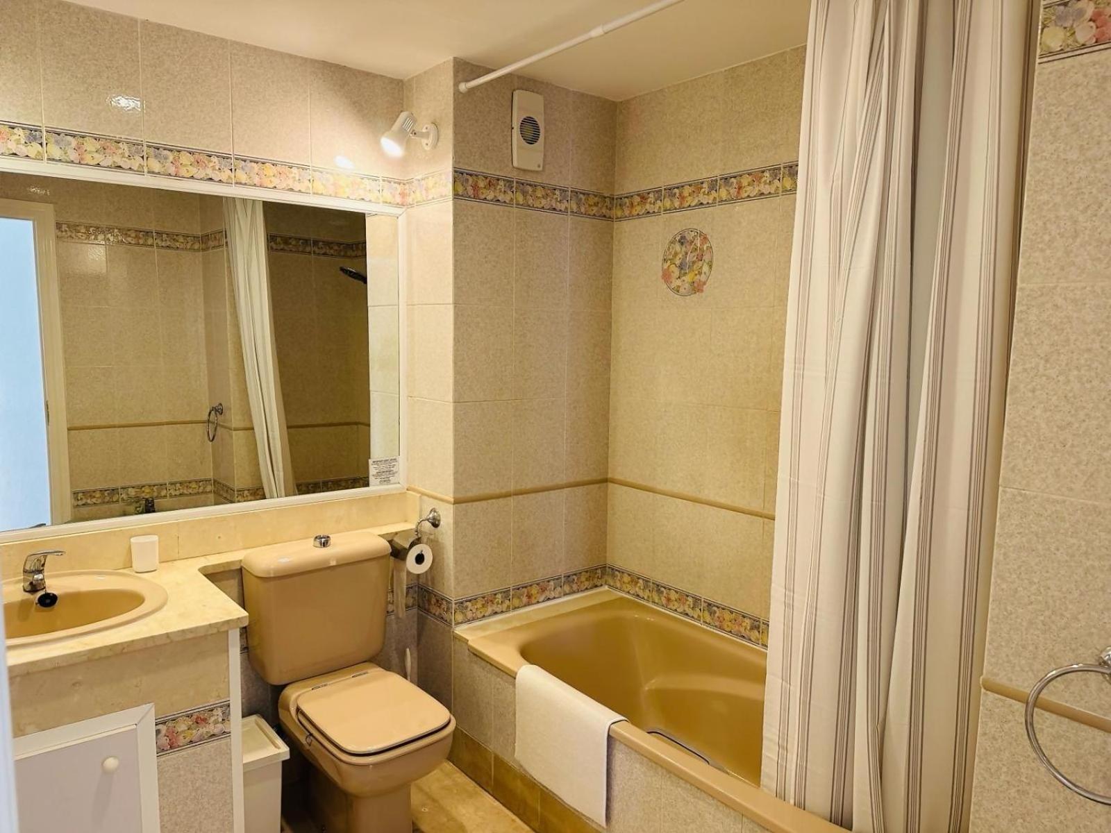 Flat In Matchroom Golf Pool Beach * Fuengirola